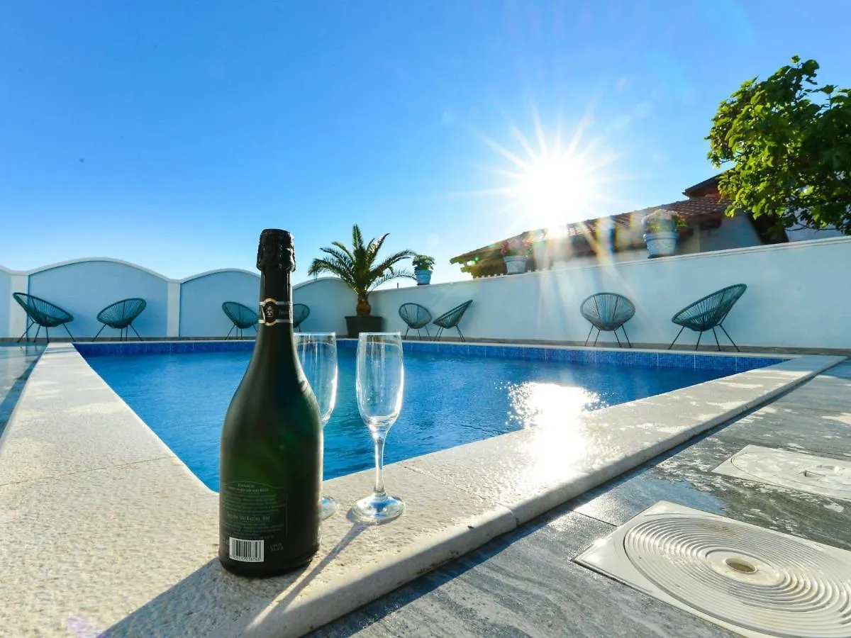 Apartment Jadran - Nin121 By Interhome