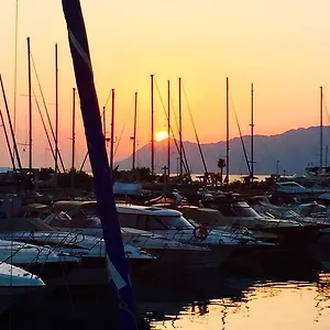 https://villa-iris-apartments.splithotels.org