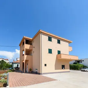 https://apartments-robi.splithotels.org