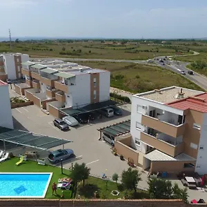  Apartament Village
