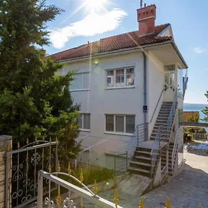 https://apartment-dubravka-crikvenica.primorje-gorskikotar.com